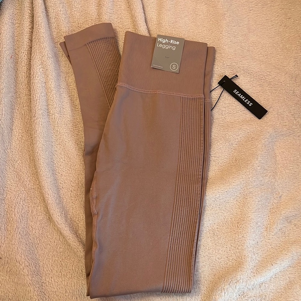Brand new seamless Leggings Forever 21